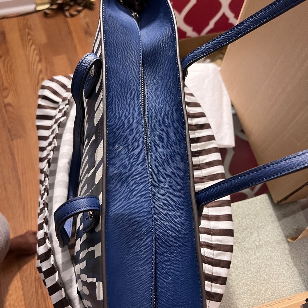 Blue and white watercolor Henri Bendel Tote - Picture 5 of 5